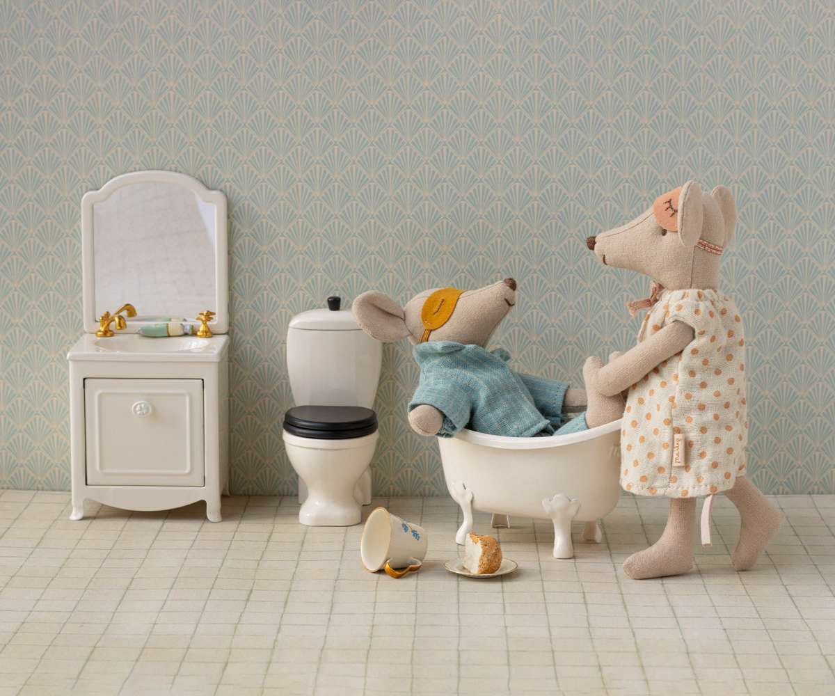 Mouse Sink Dresser White