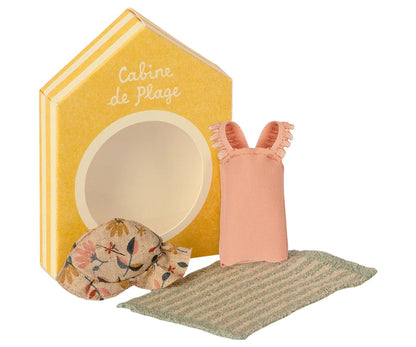 Beach set for big sister mouse